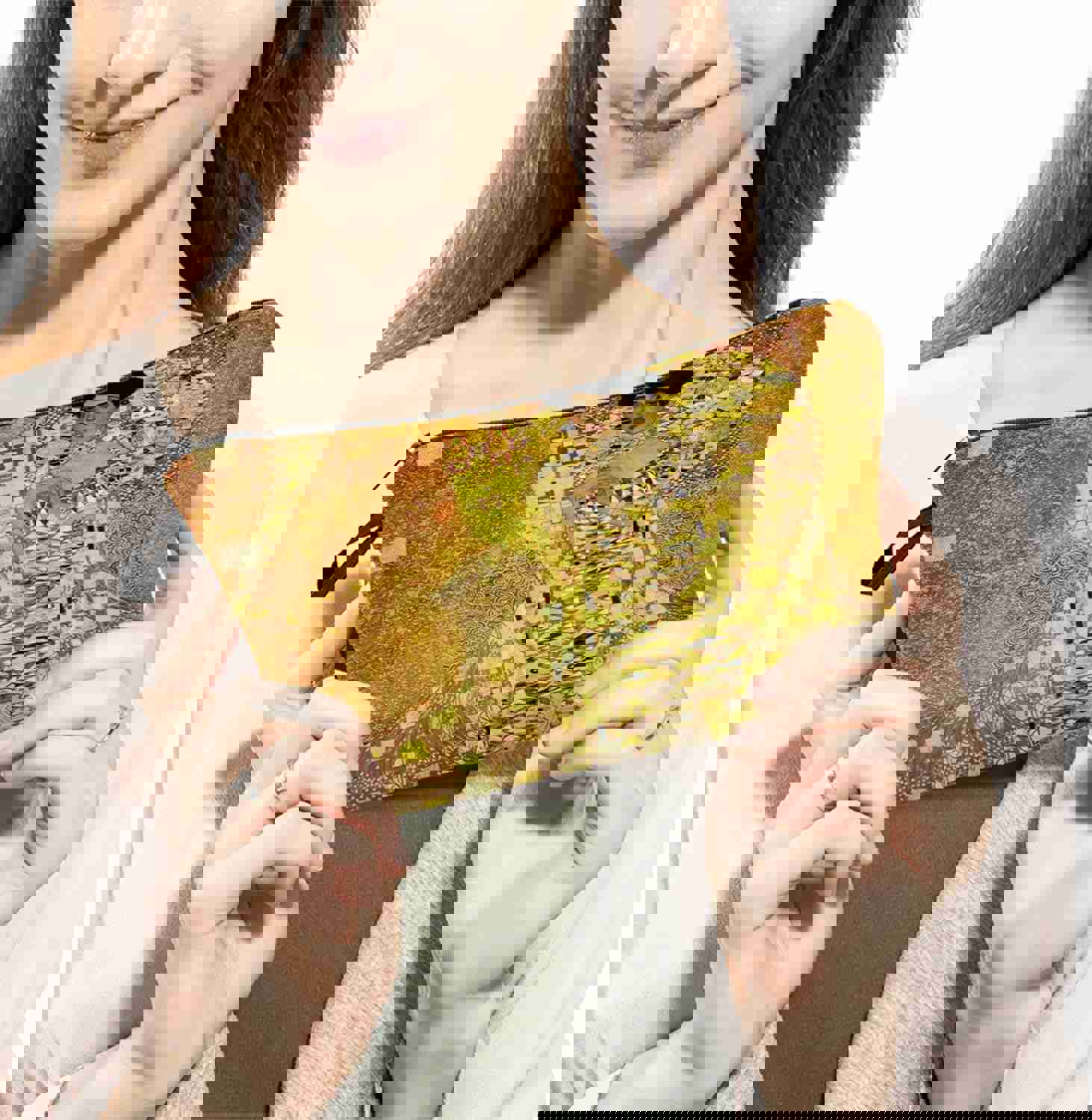 916892