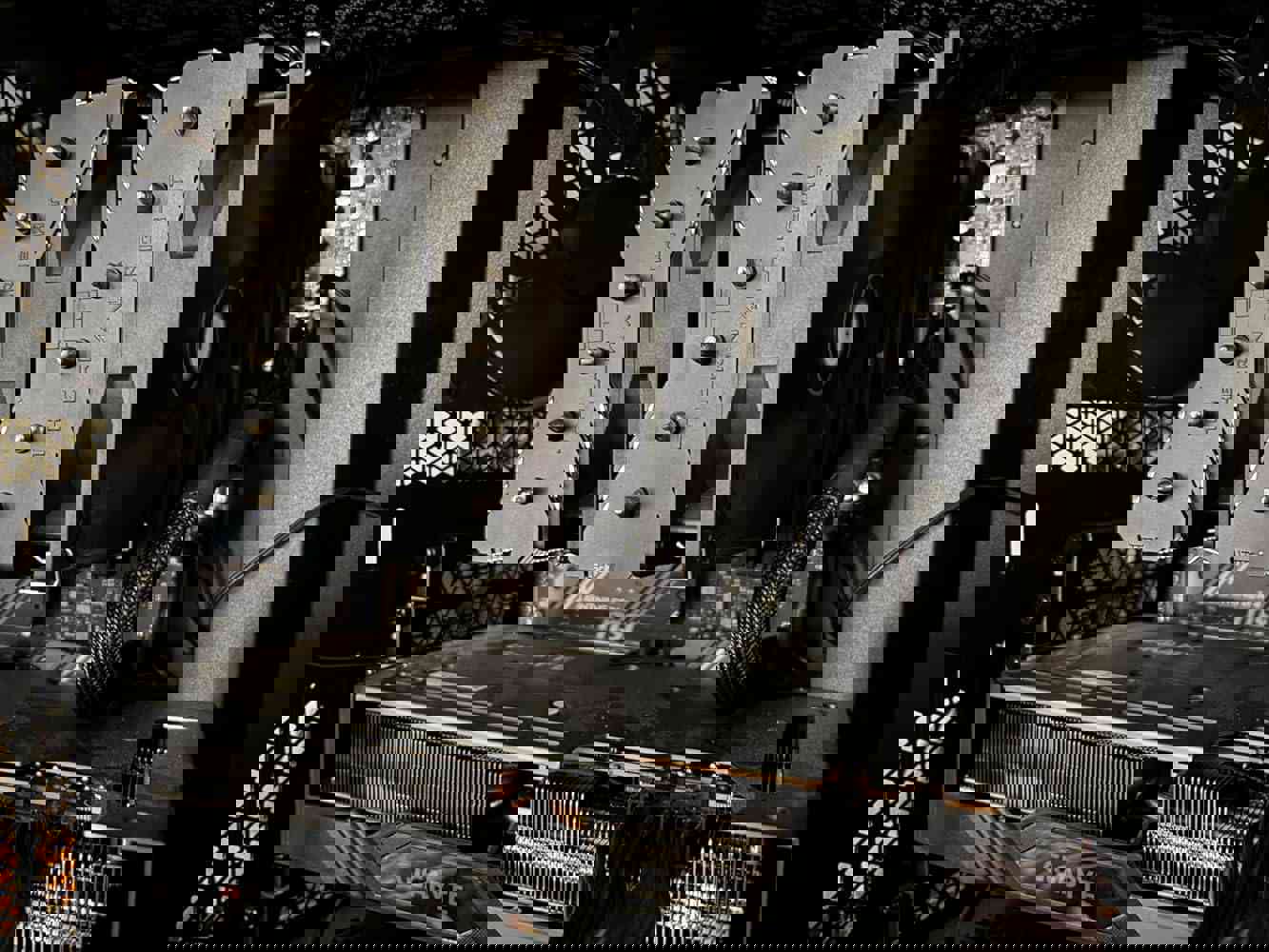 932539