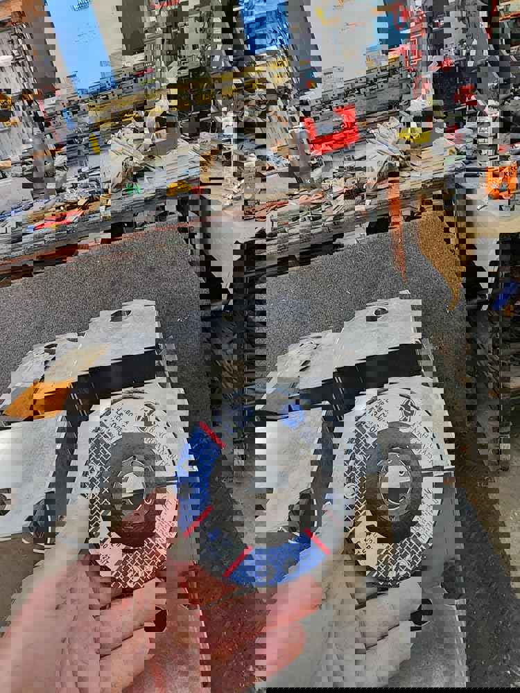 932664