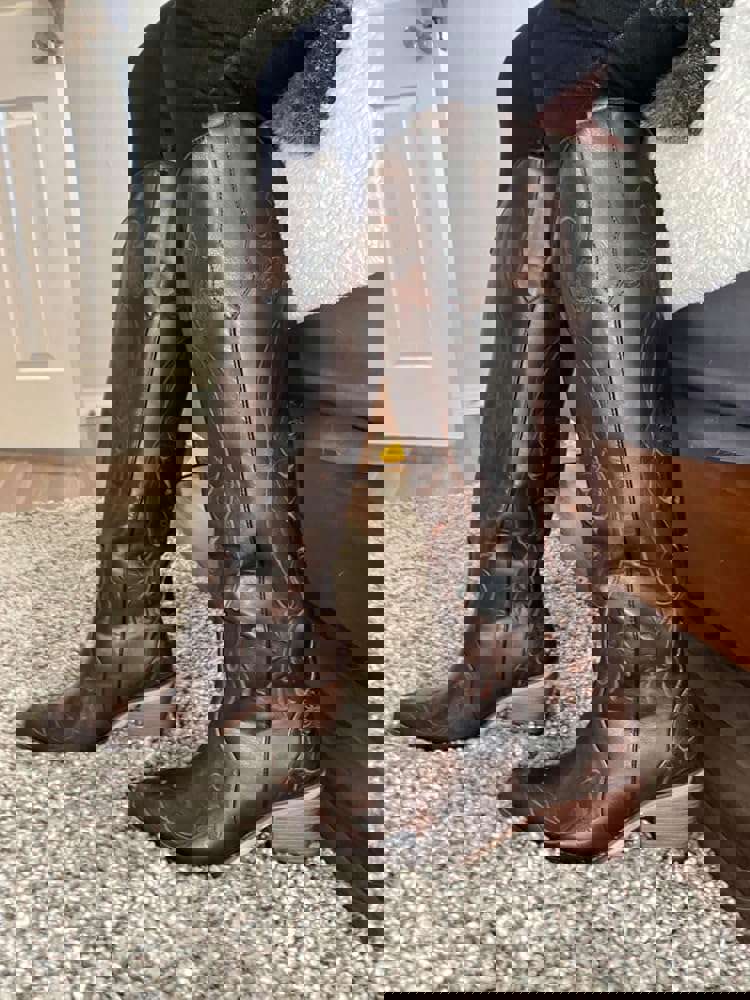 932973