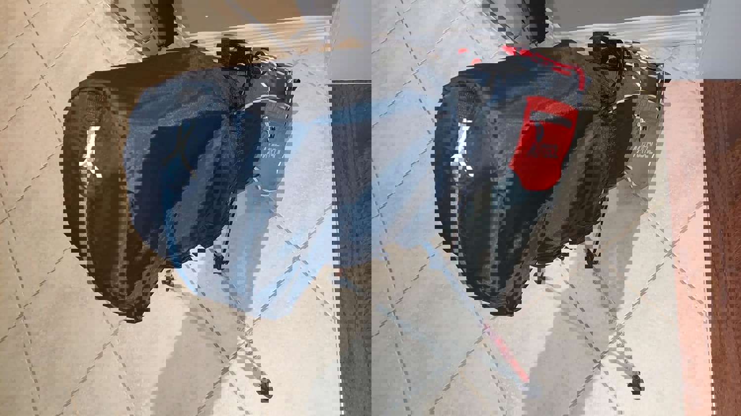 918706