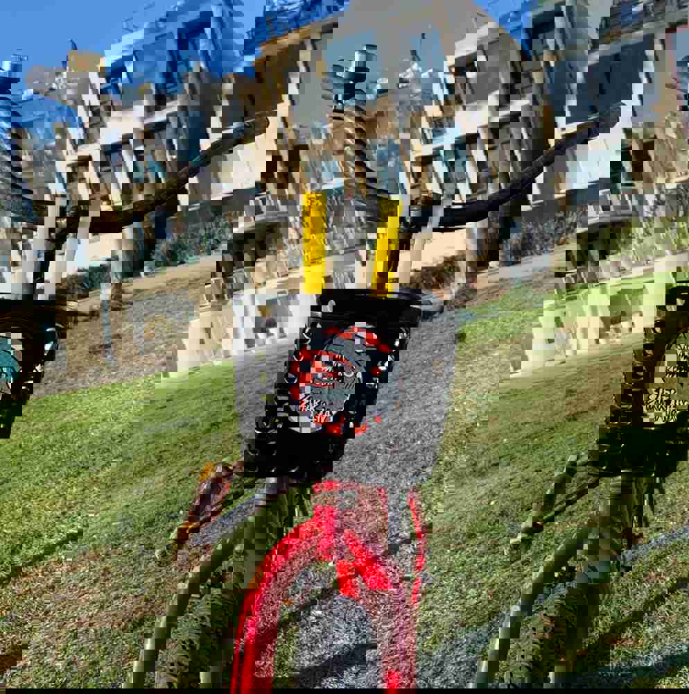 929881