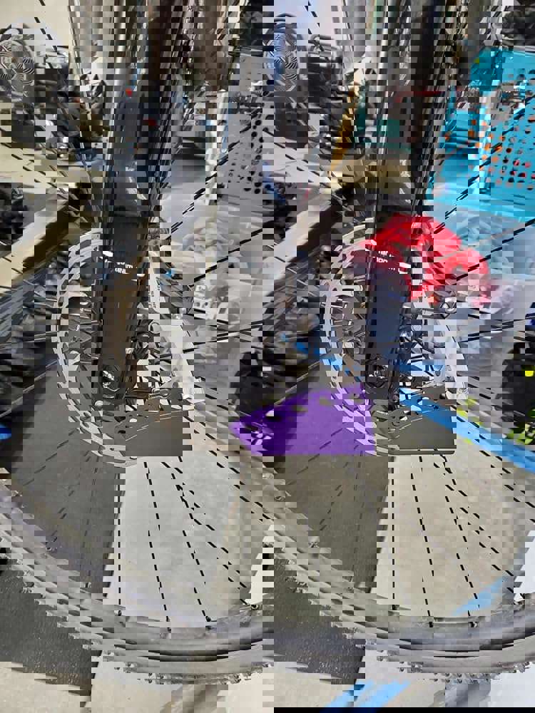 932530