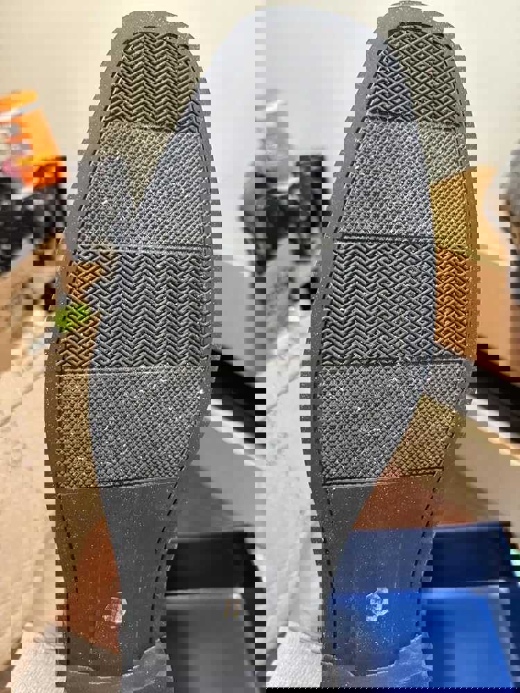 932768