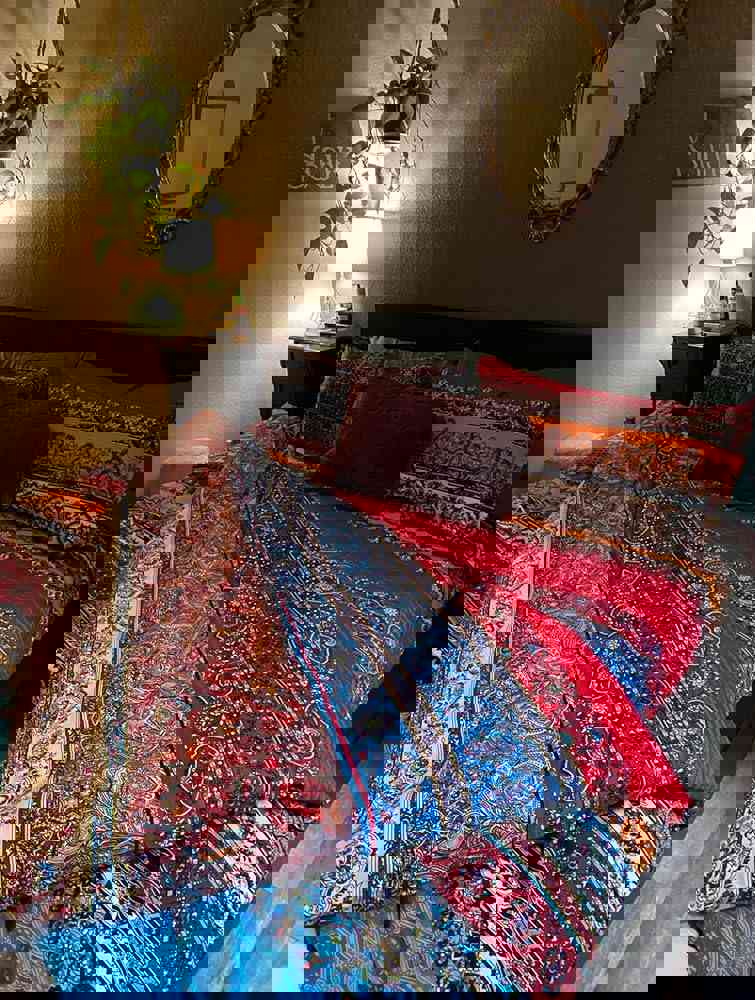 931833