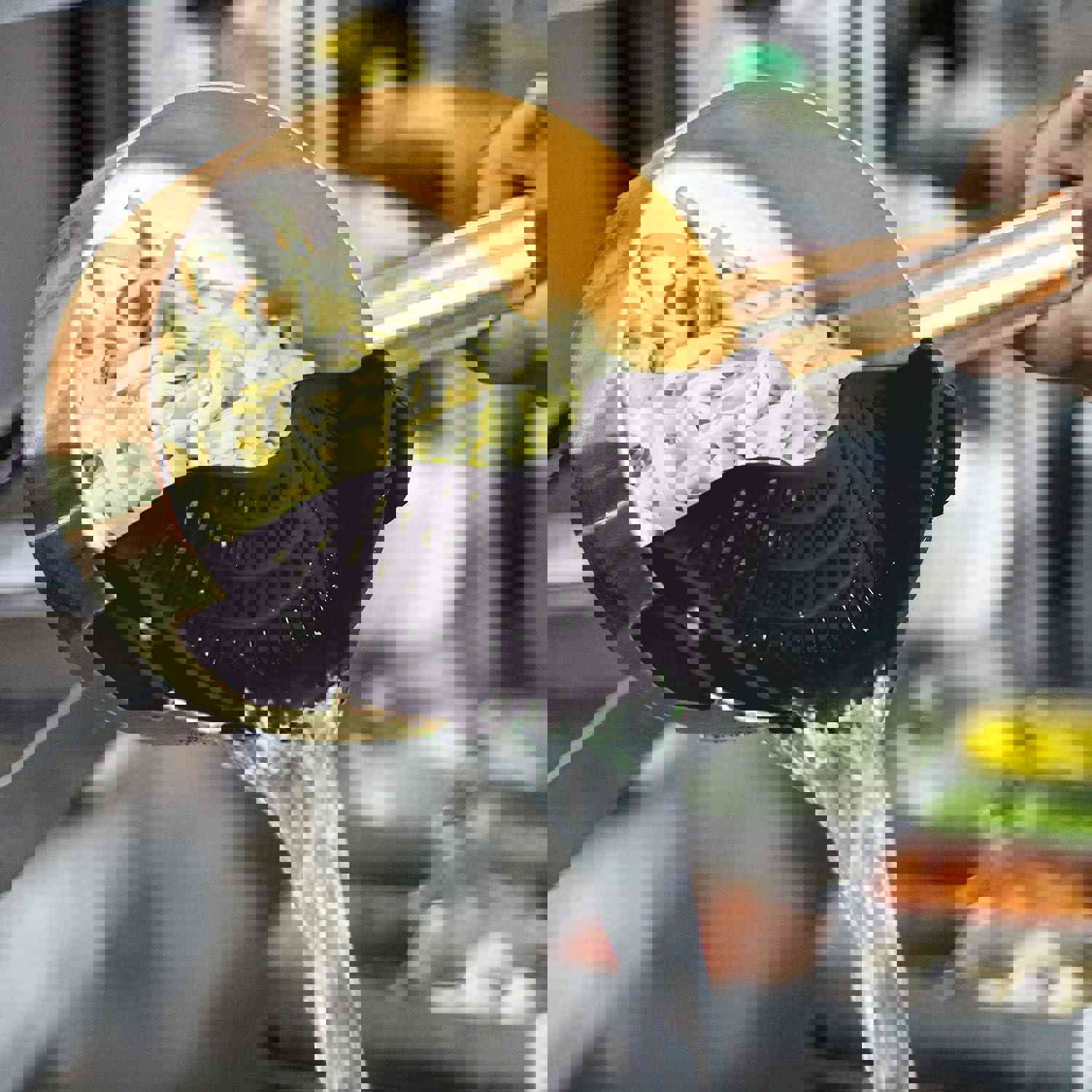 929934