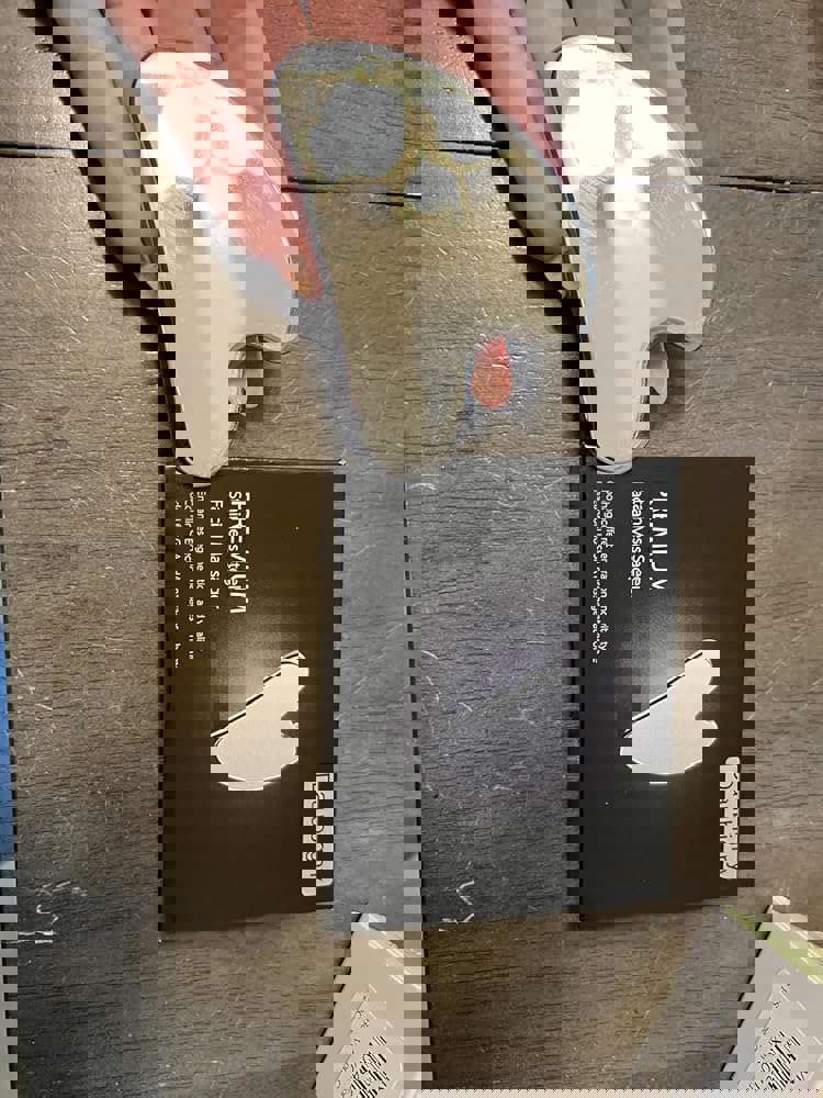 918899