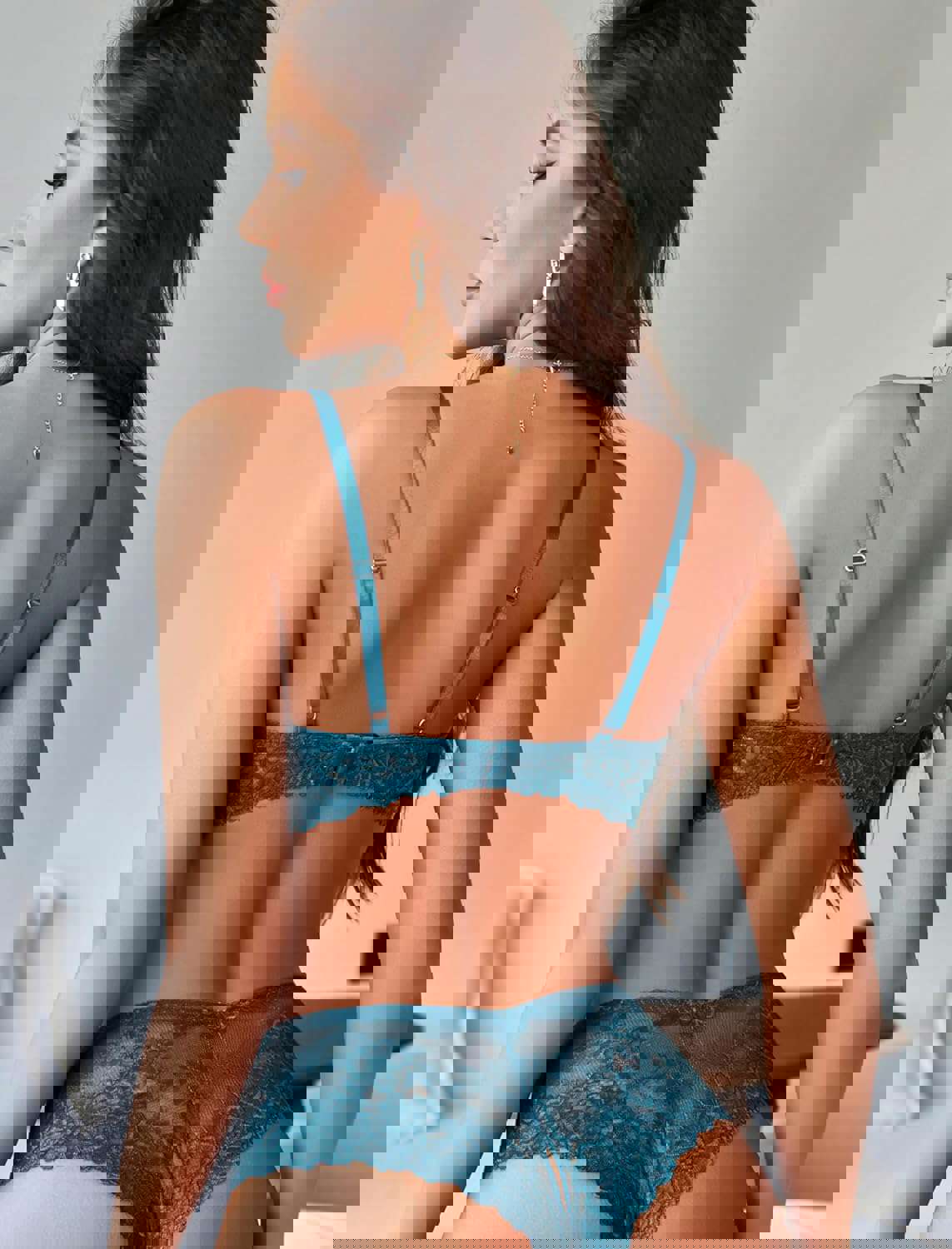918466