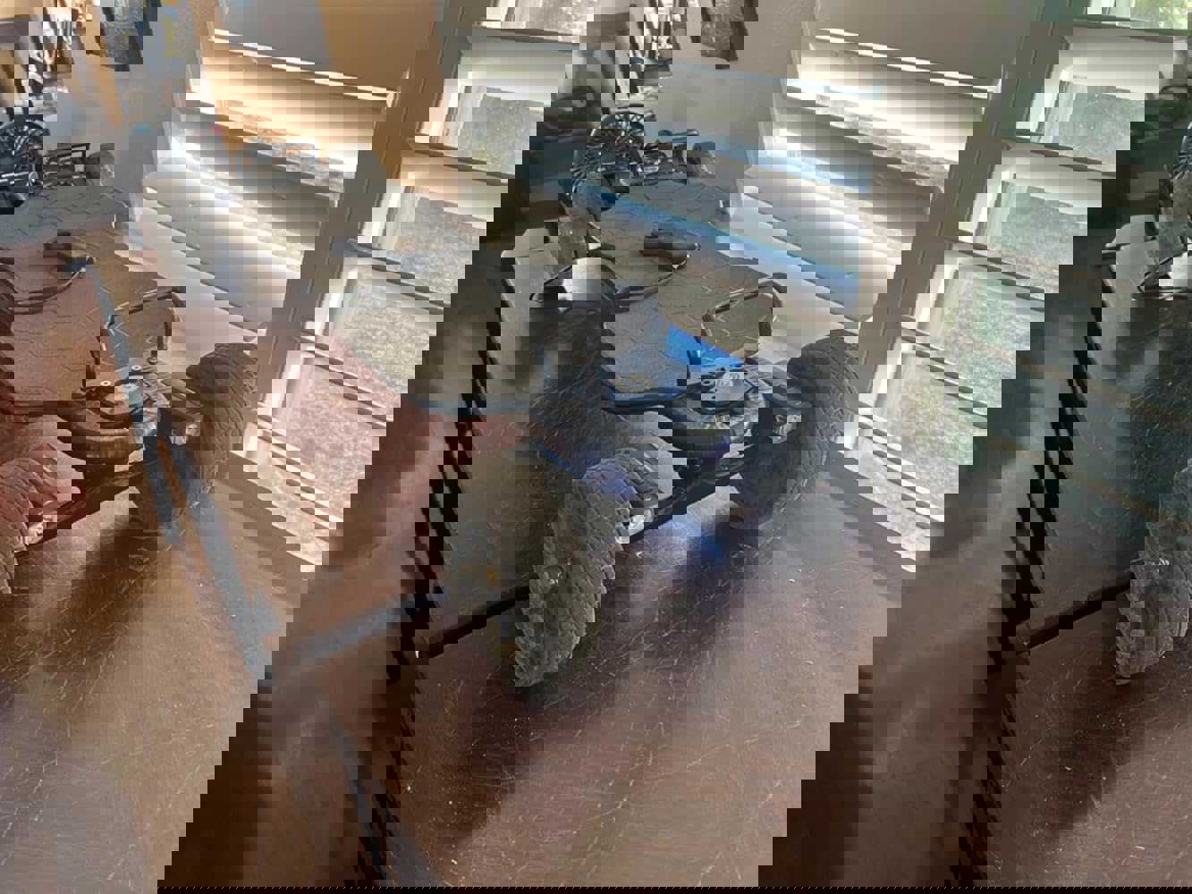 932389