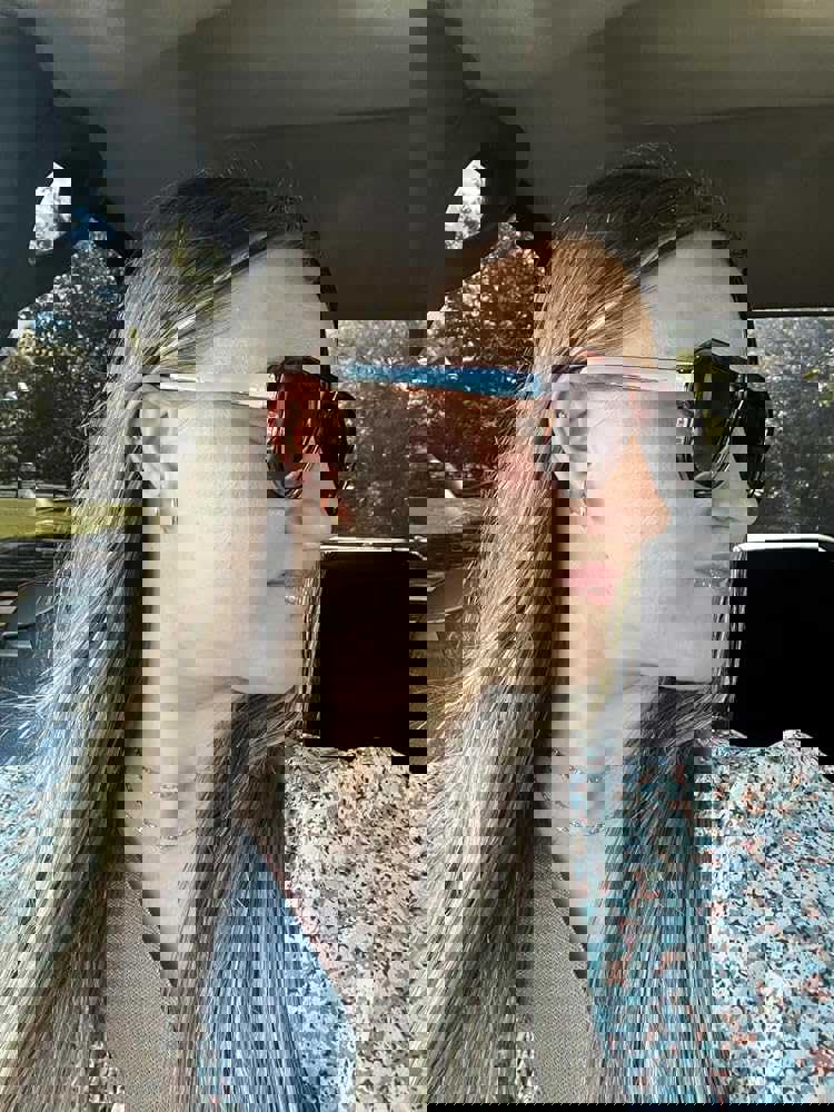 916989