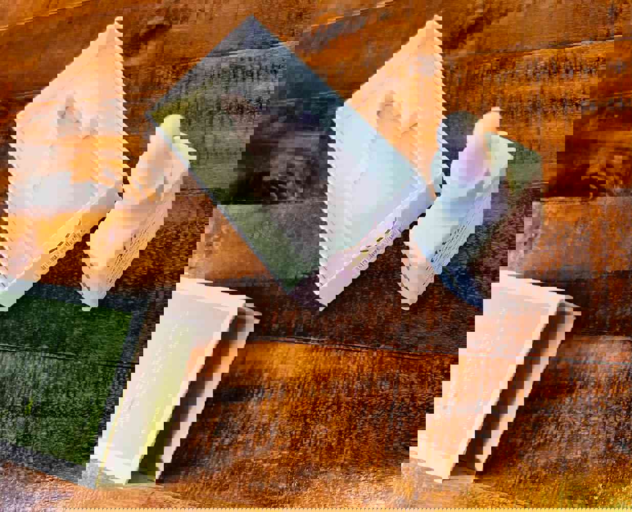 921852