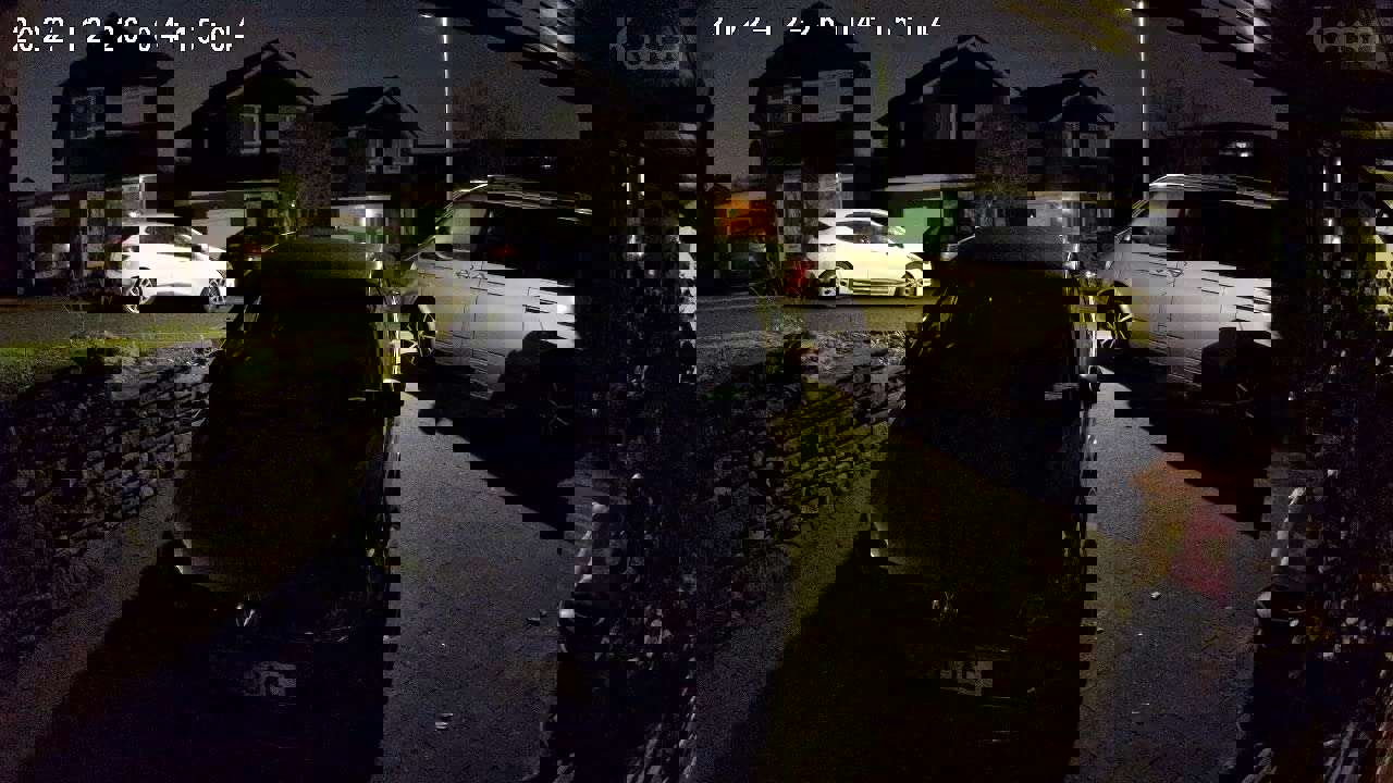 918902