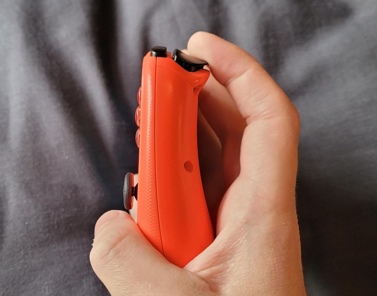 932610