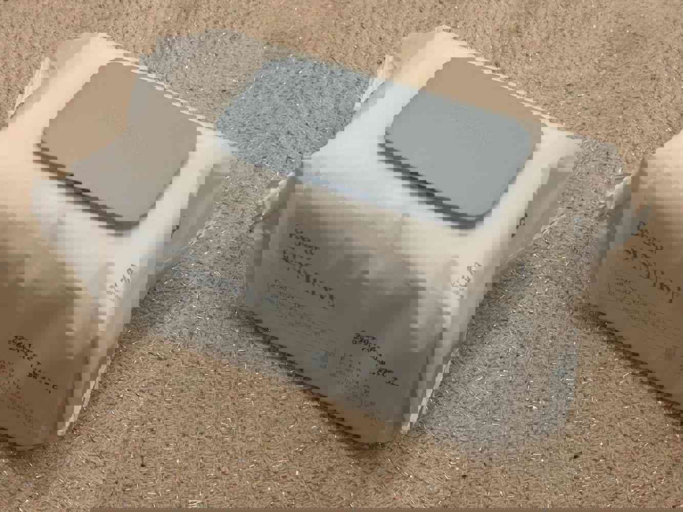 918838