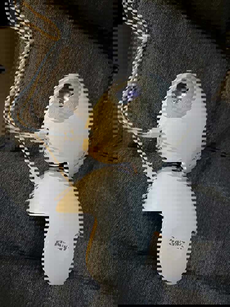 921860
