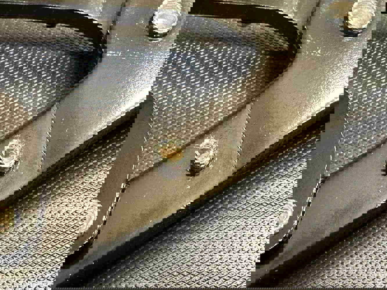 928027