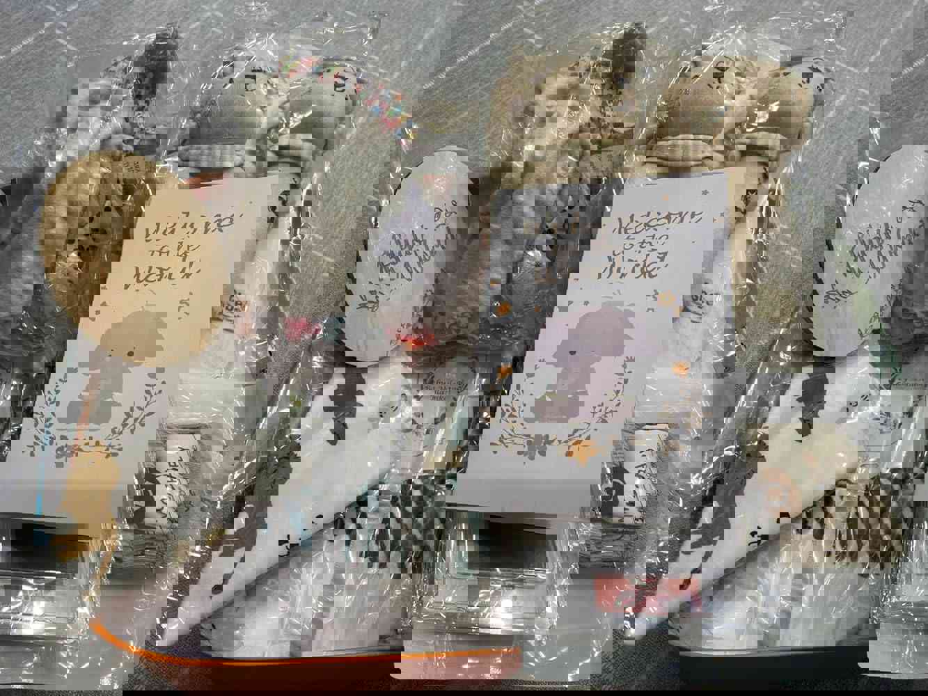 918891