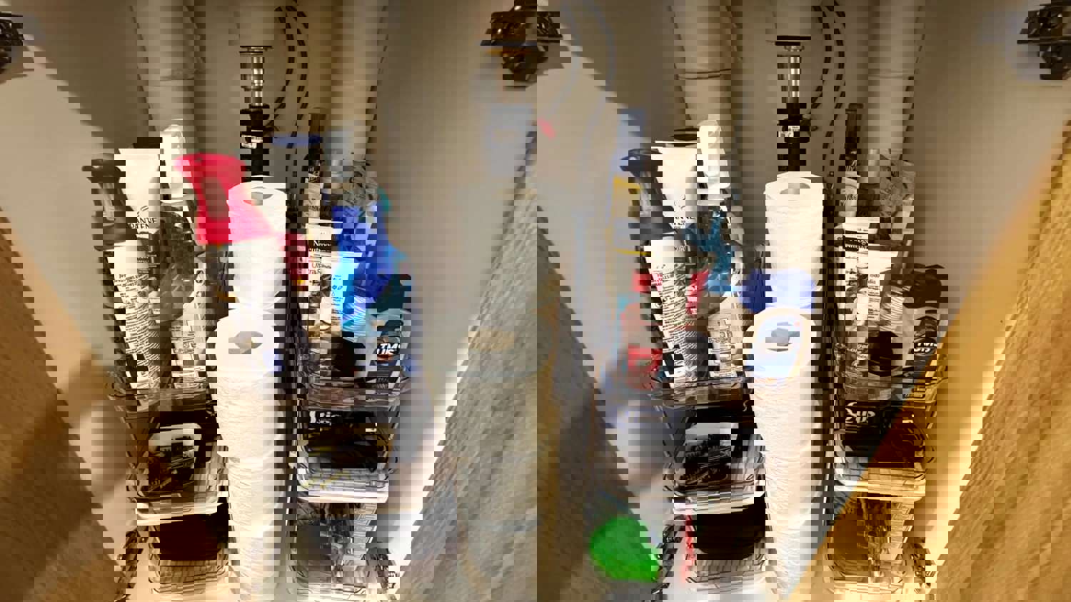 933582