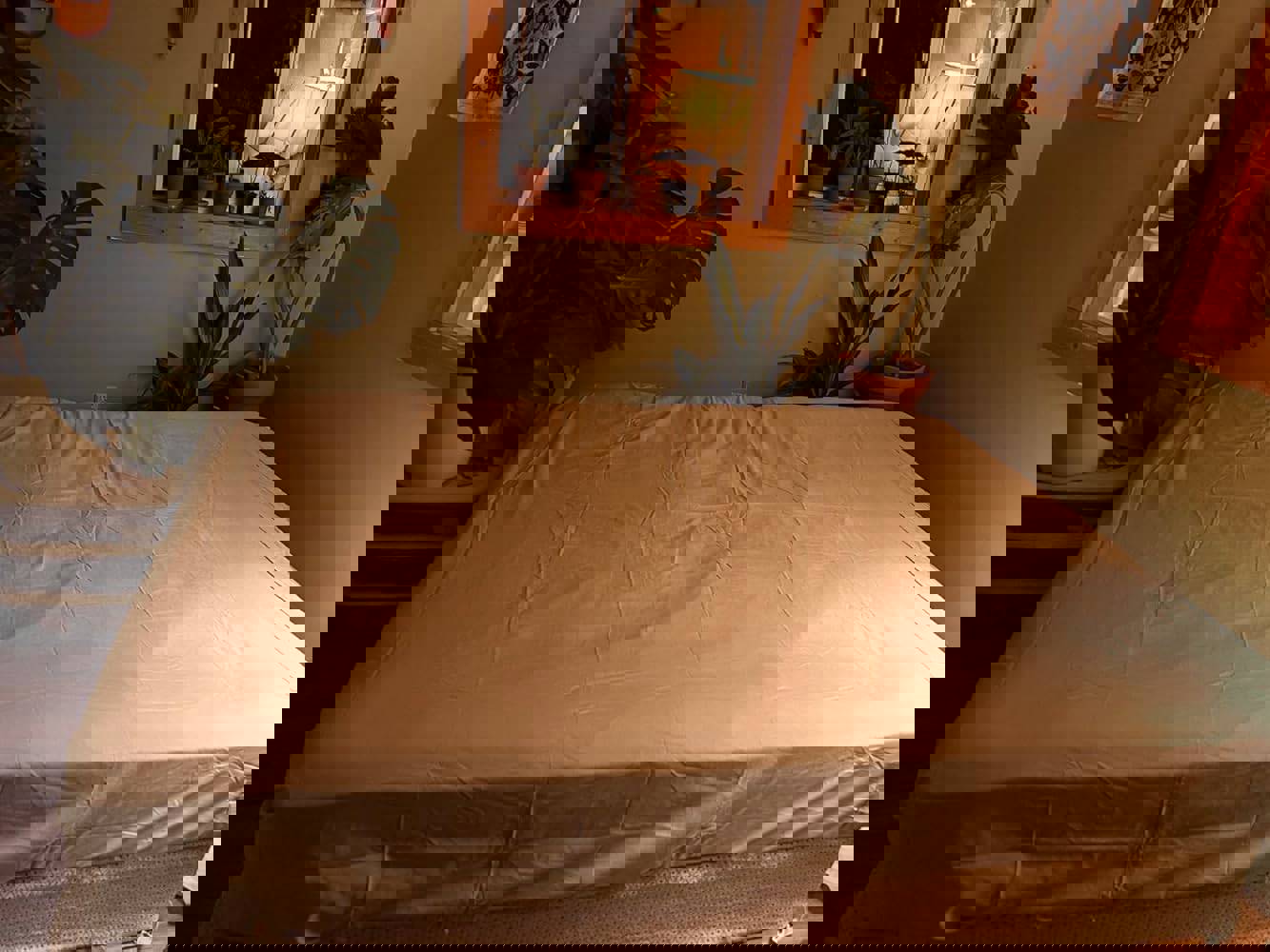 934641
