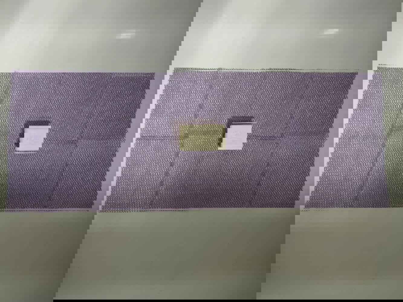 933282
