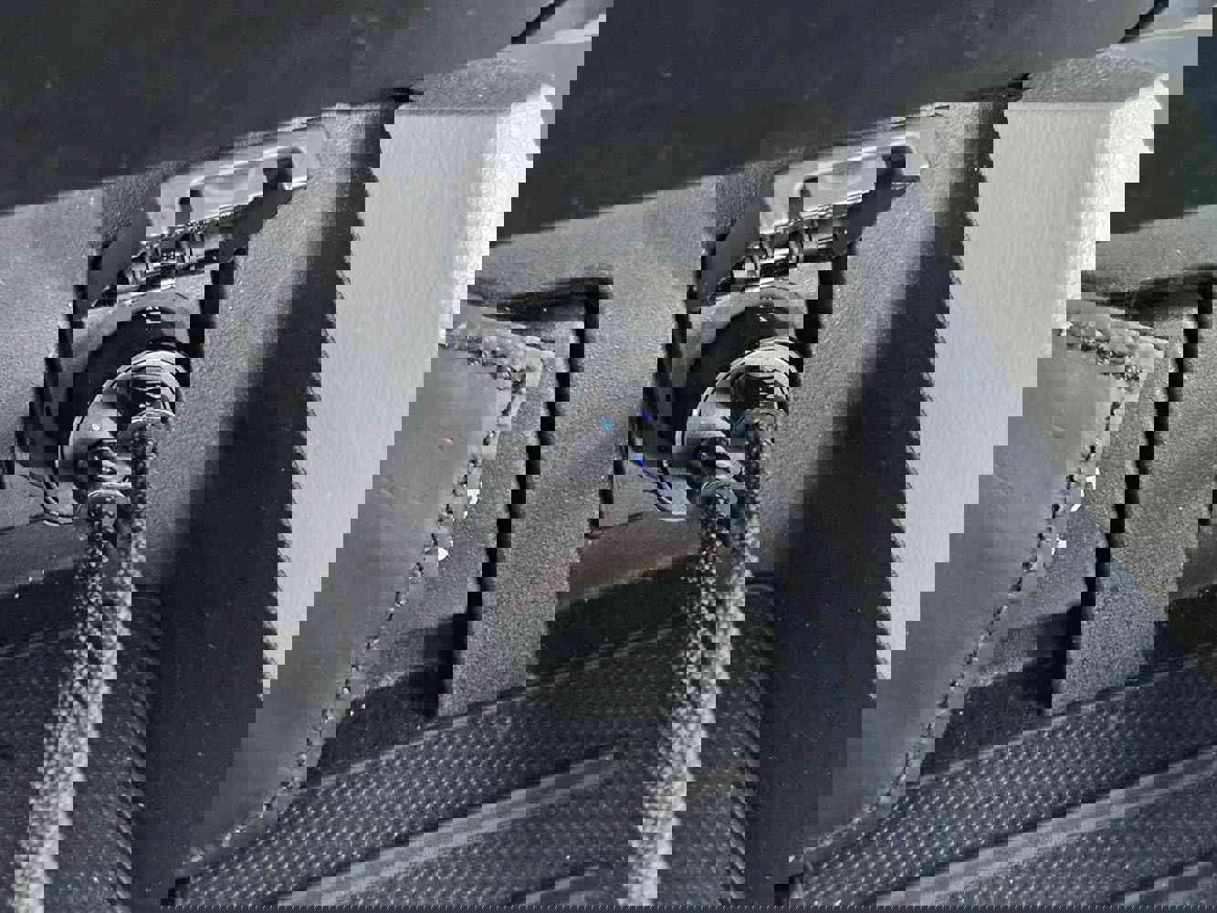 938373