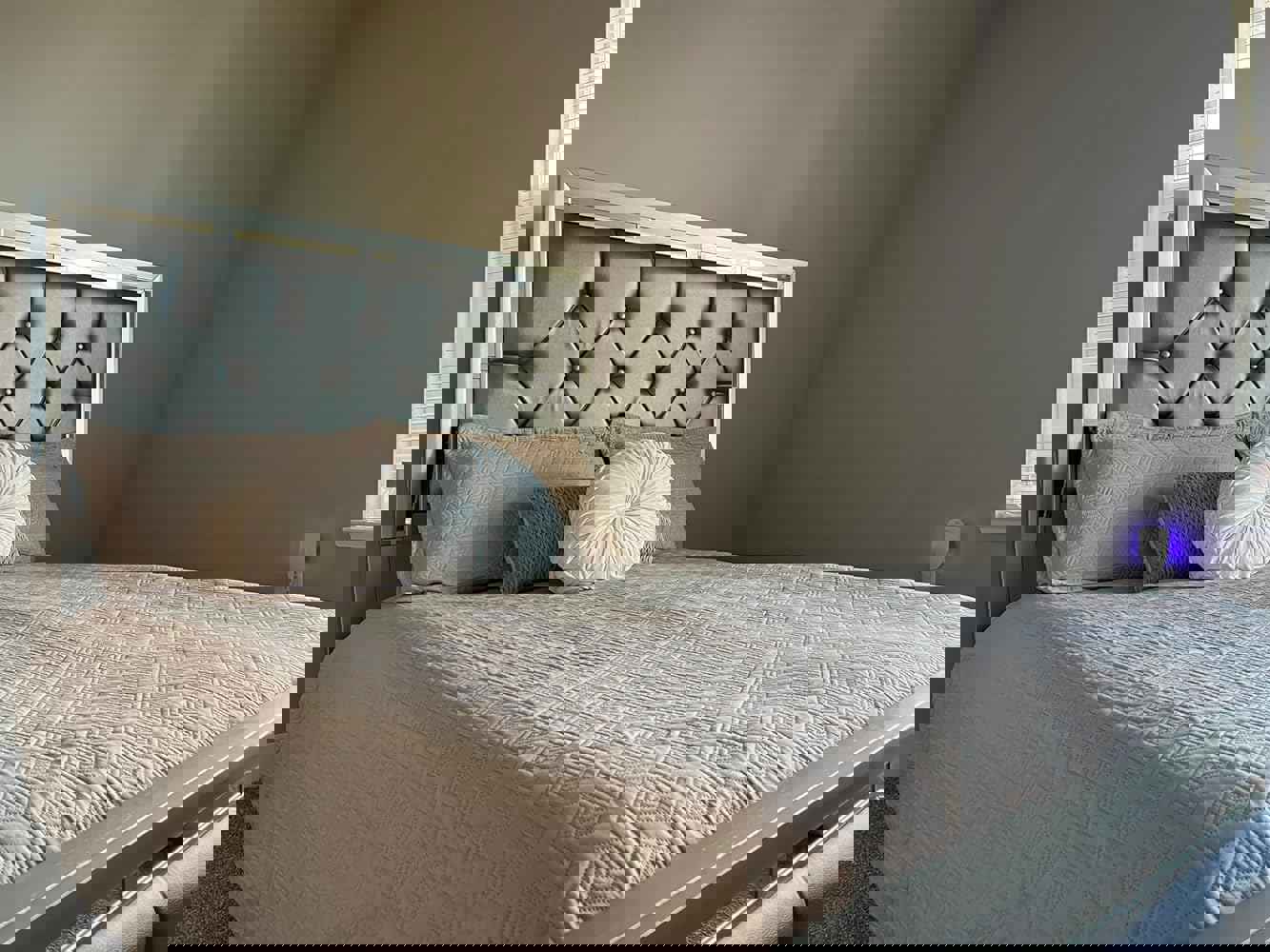 935042