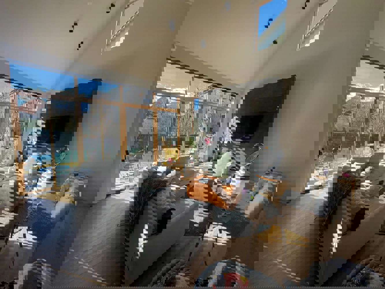 937004