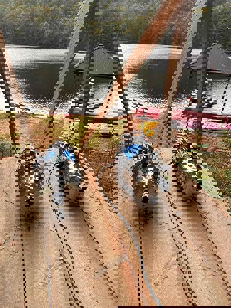 933593