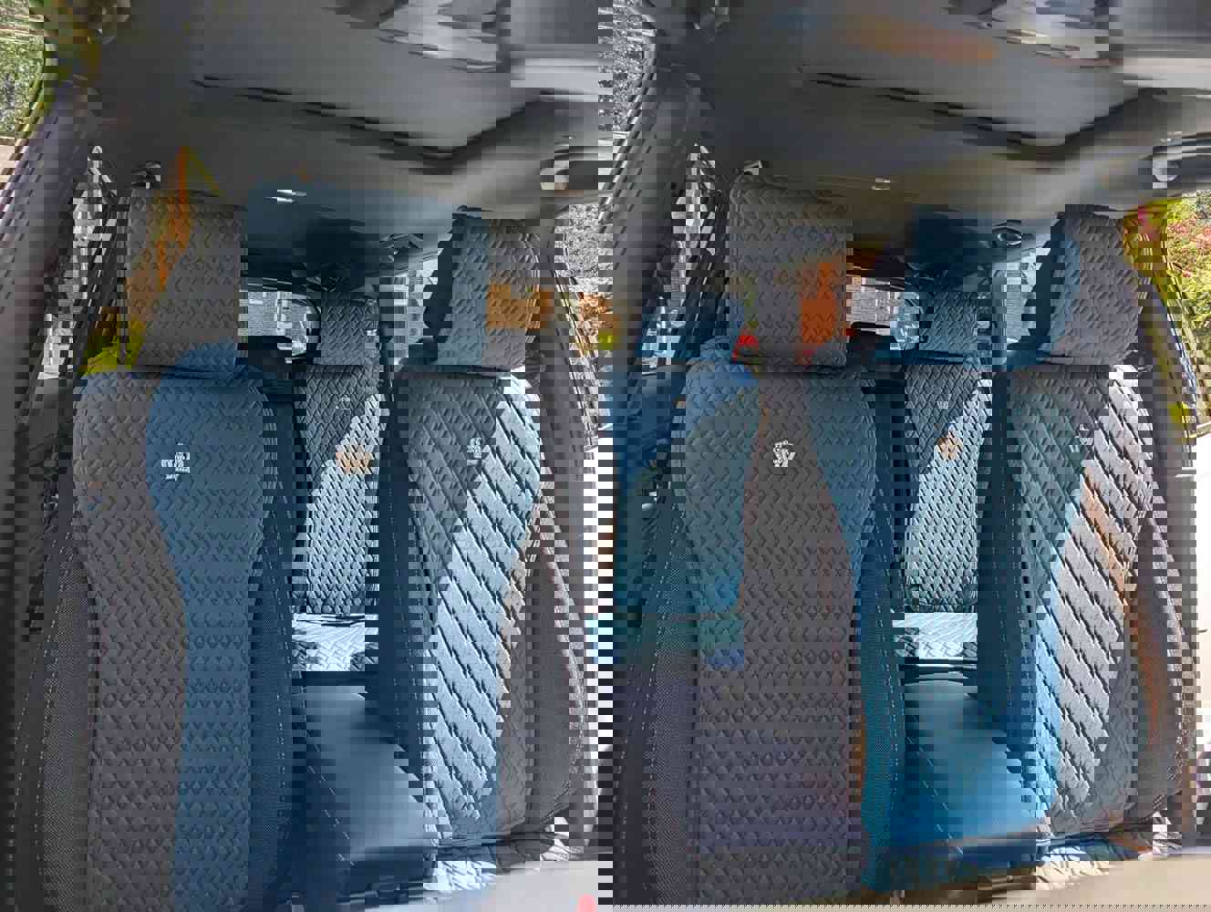 1061370