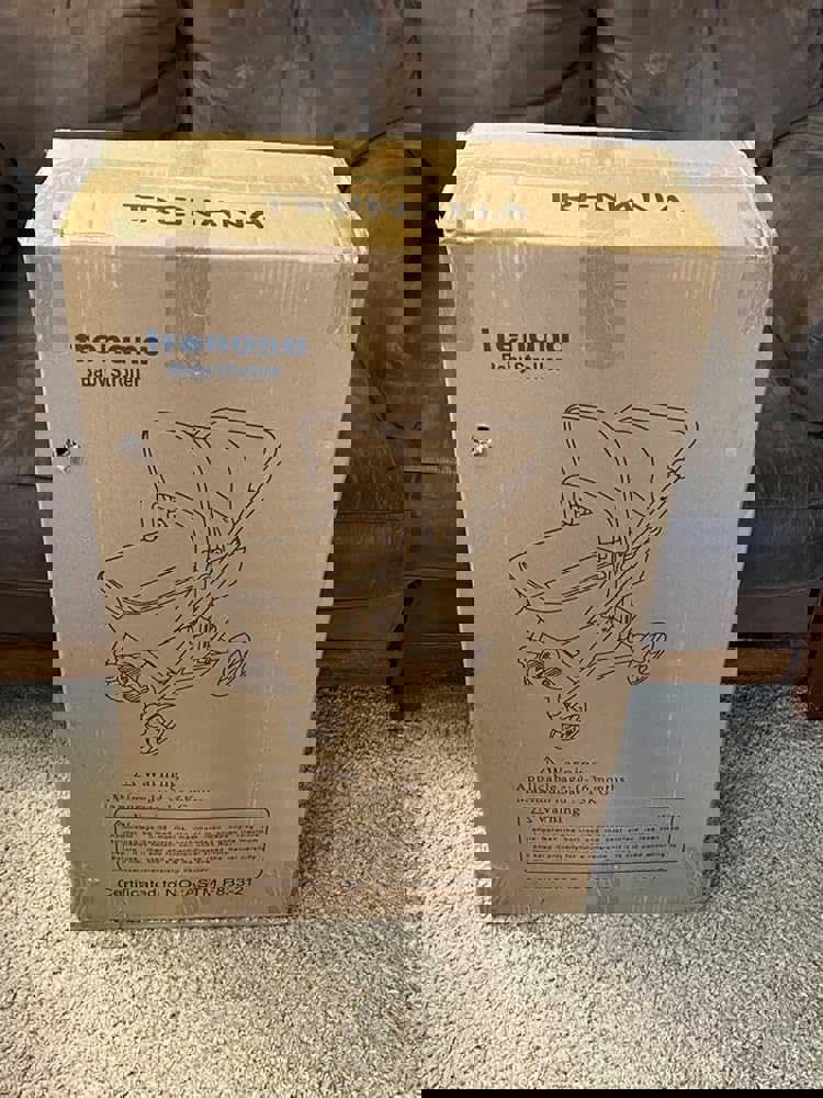 1090567