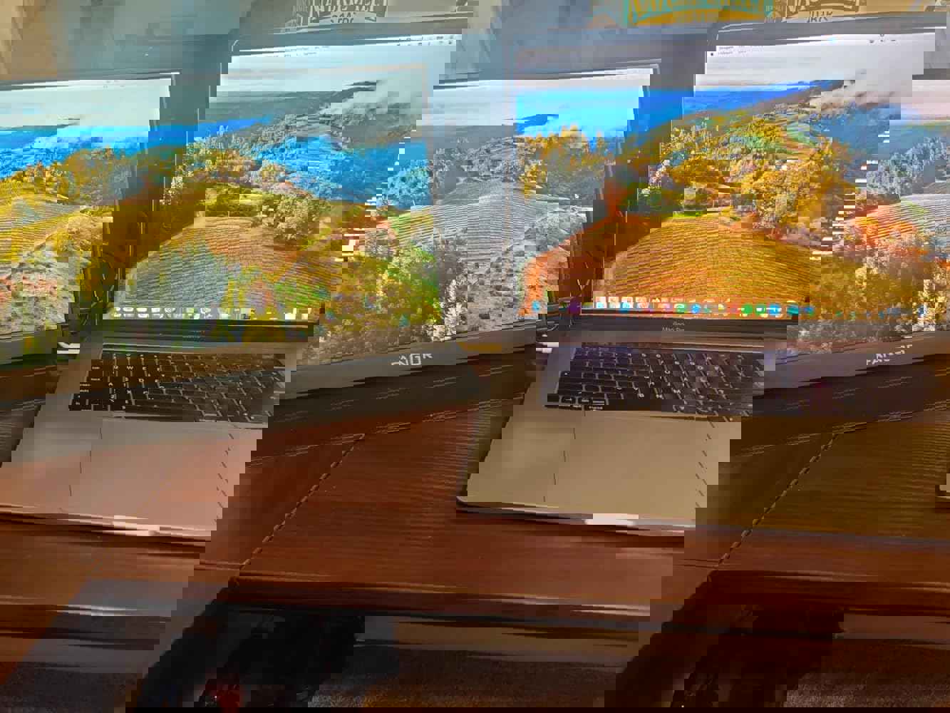 1064324