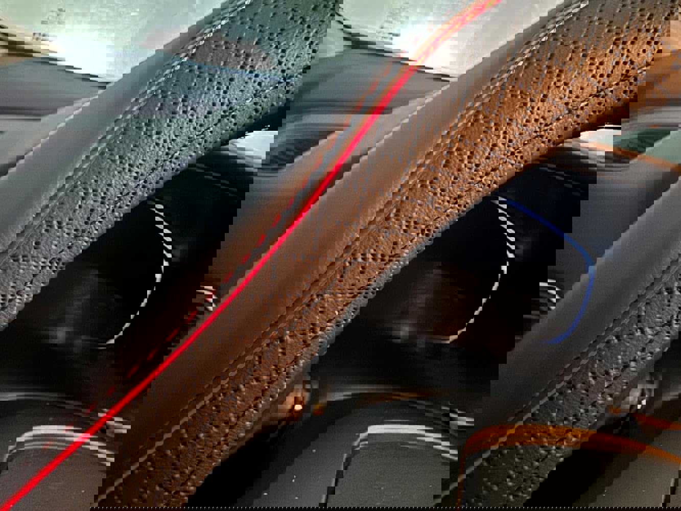 1090562
