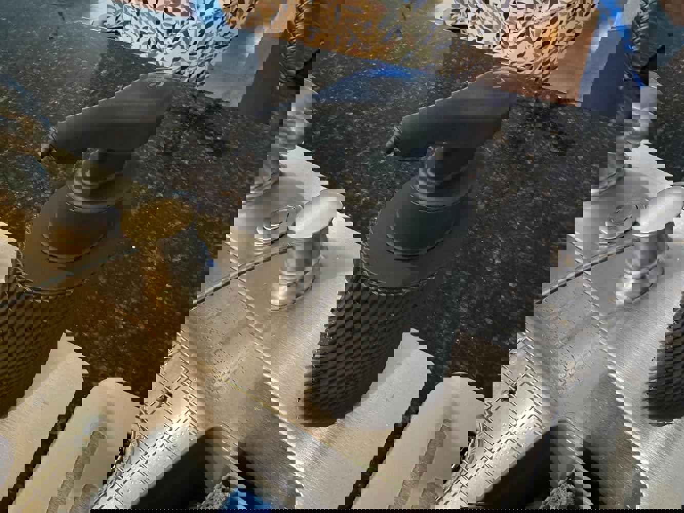 1063313