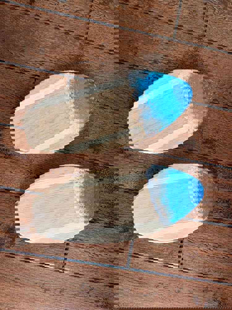 1090525
