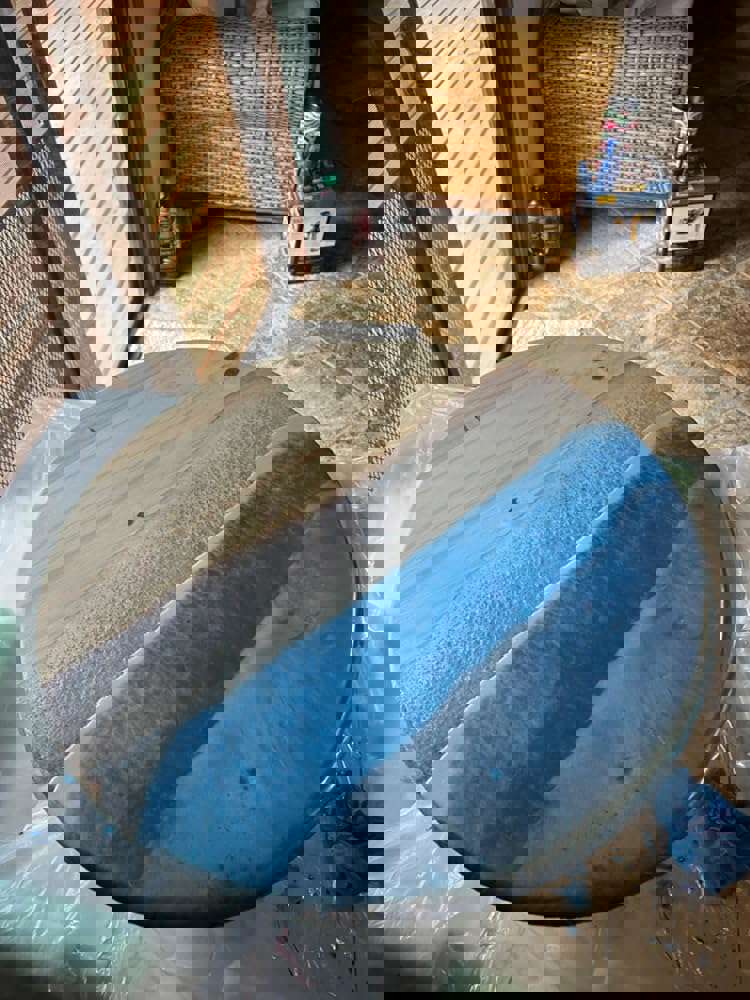 1090526