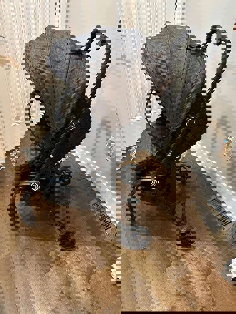 1090667