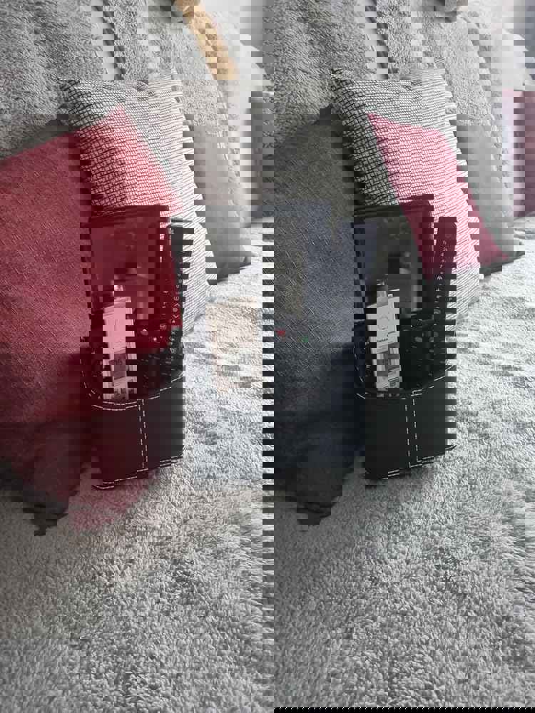 1074087
