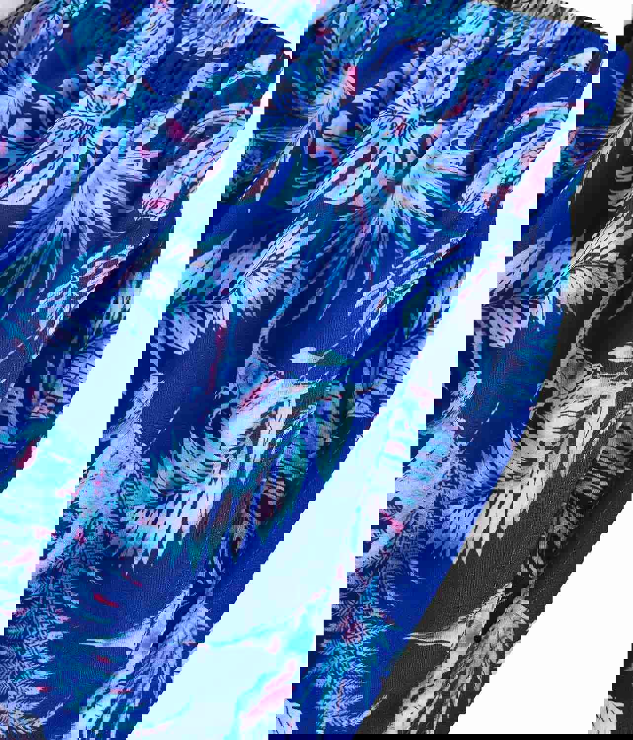 1073882