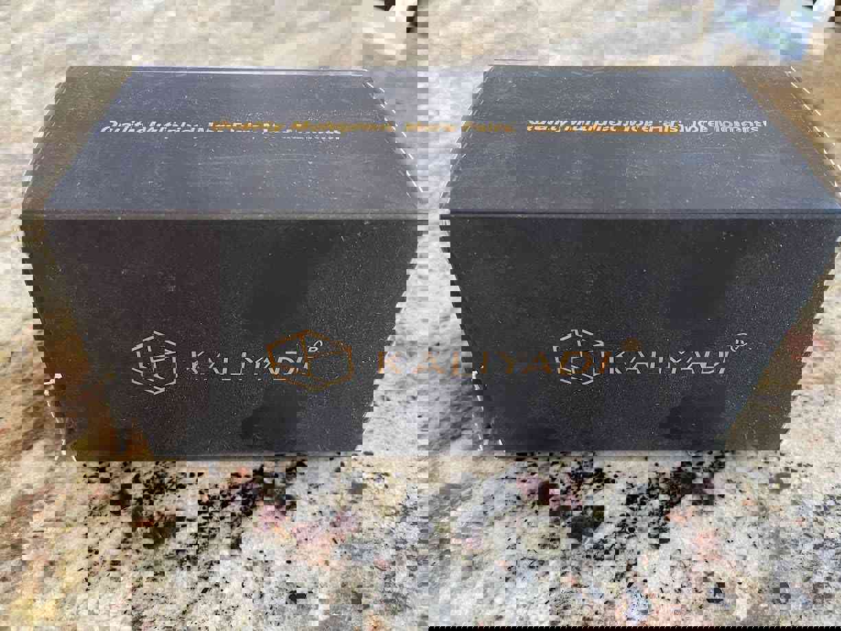 1064371