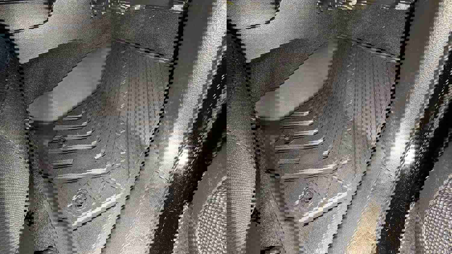 1100230