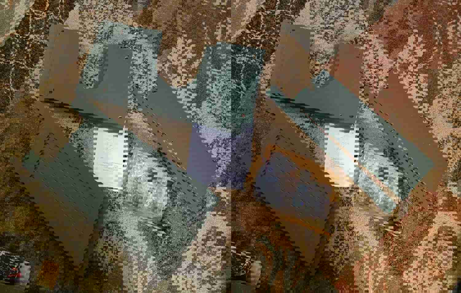 1100048