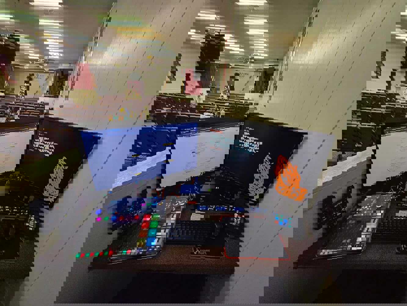 1100378