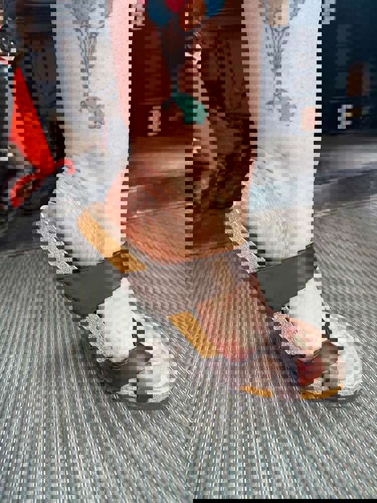 1103093