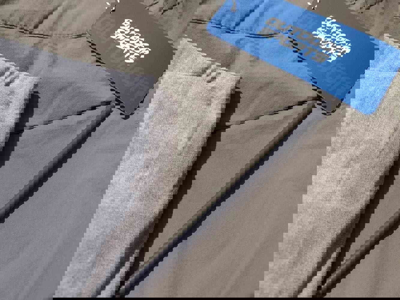 1099832