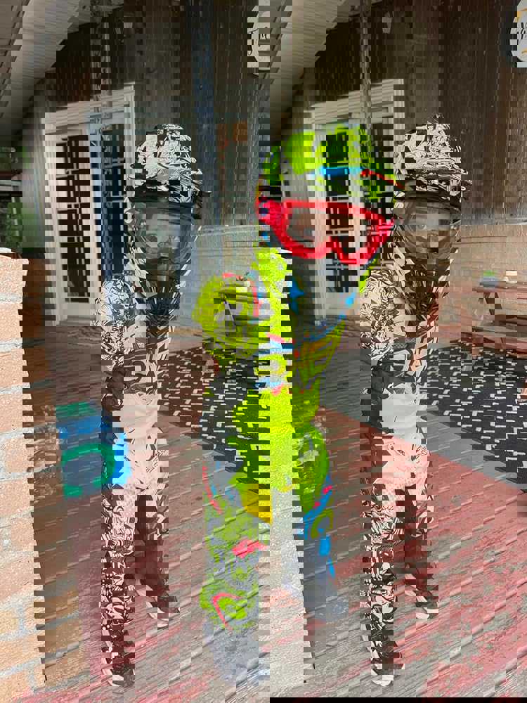 1099704