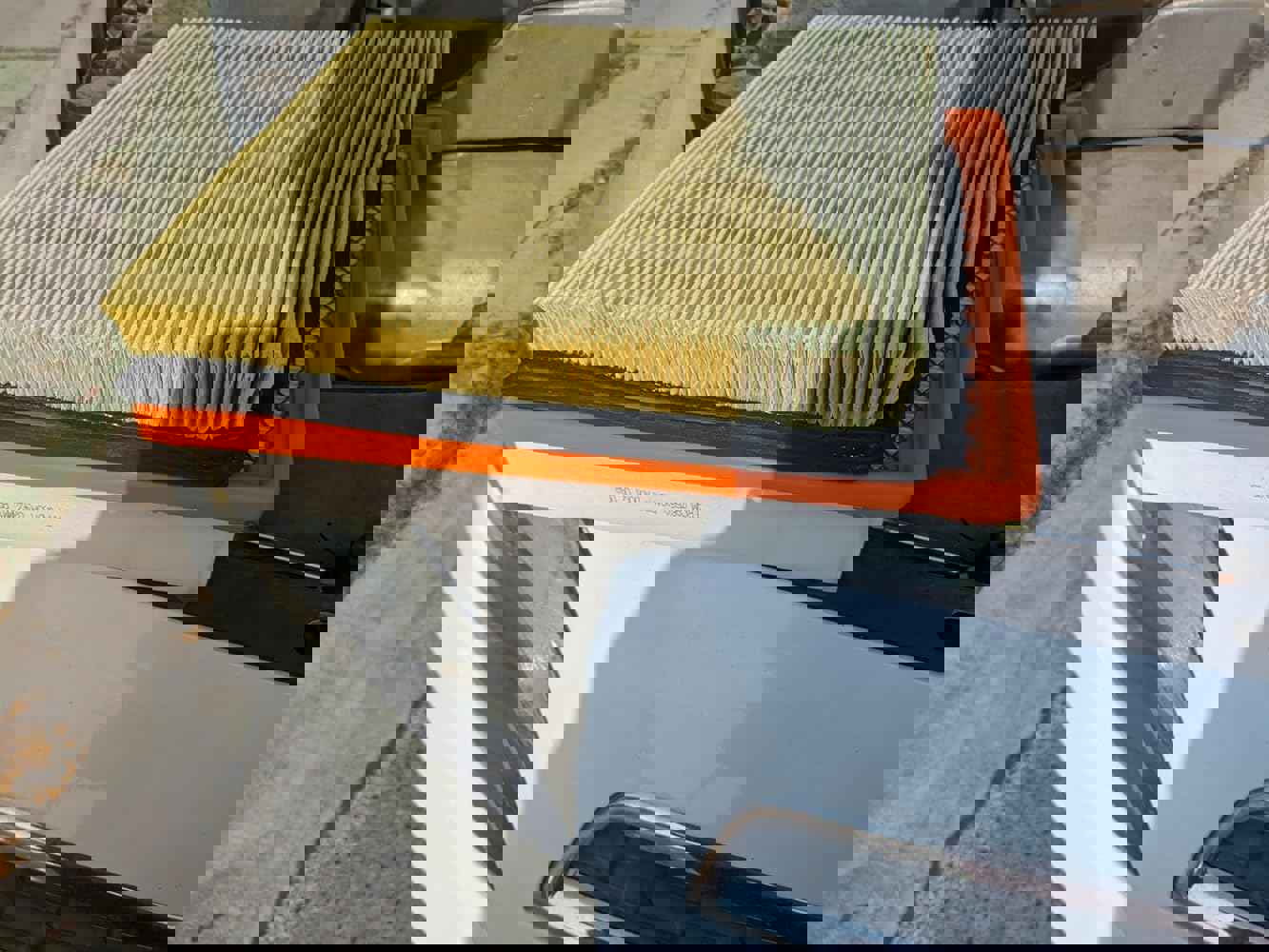 1099878