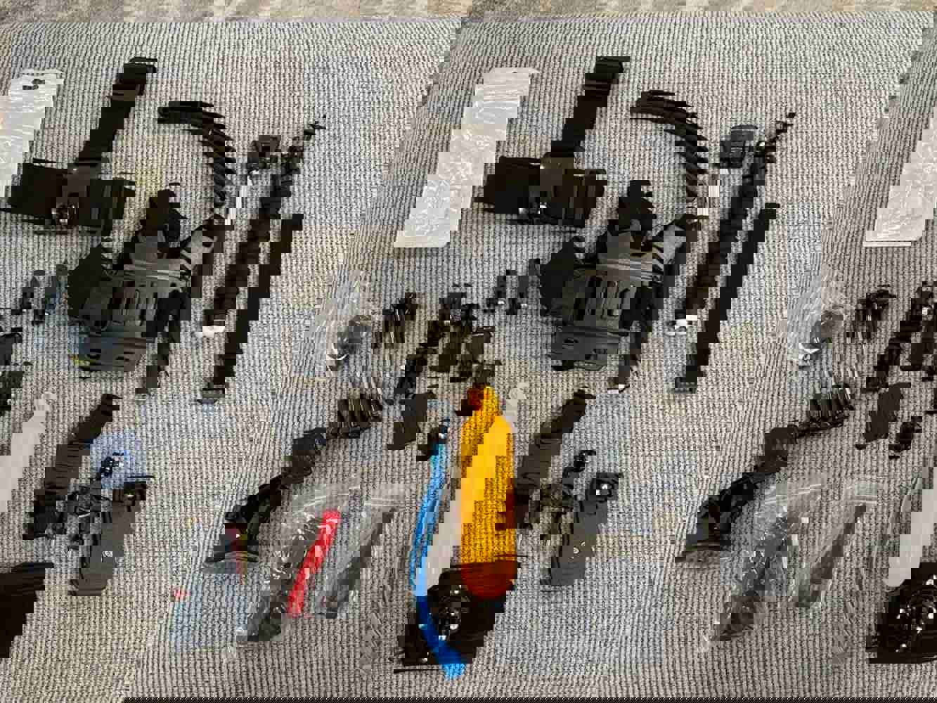 1100368