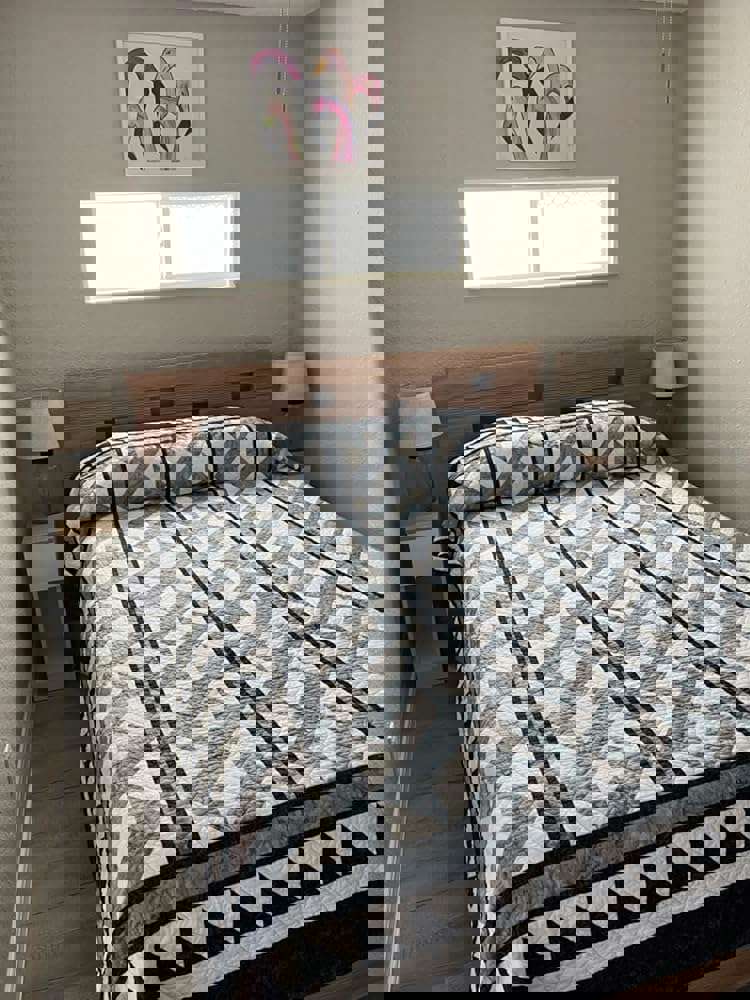 1099949