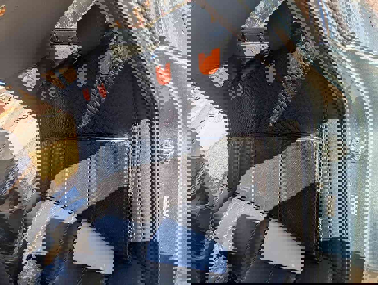 1100329