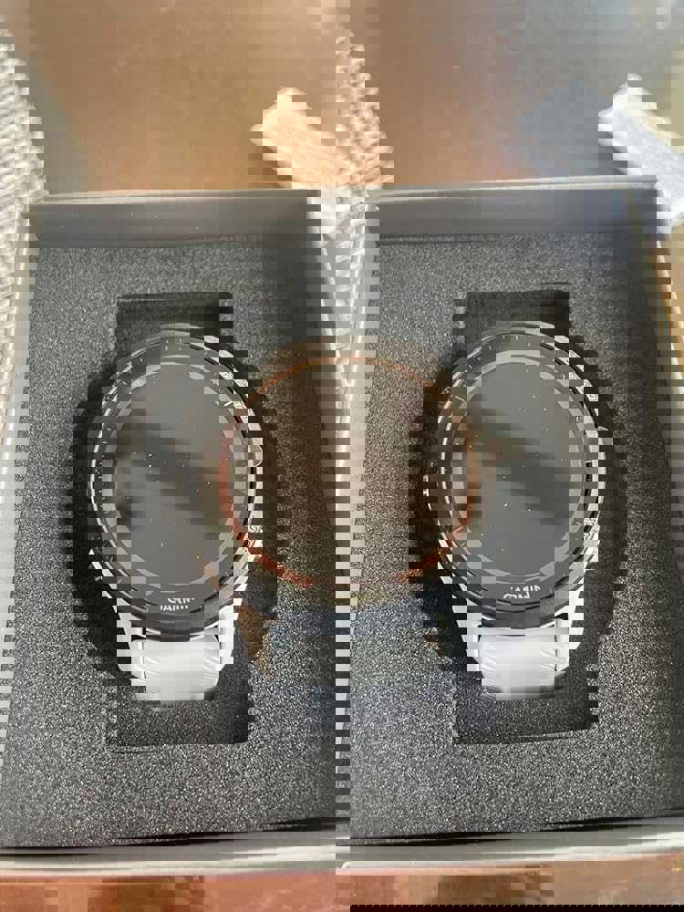 1103885